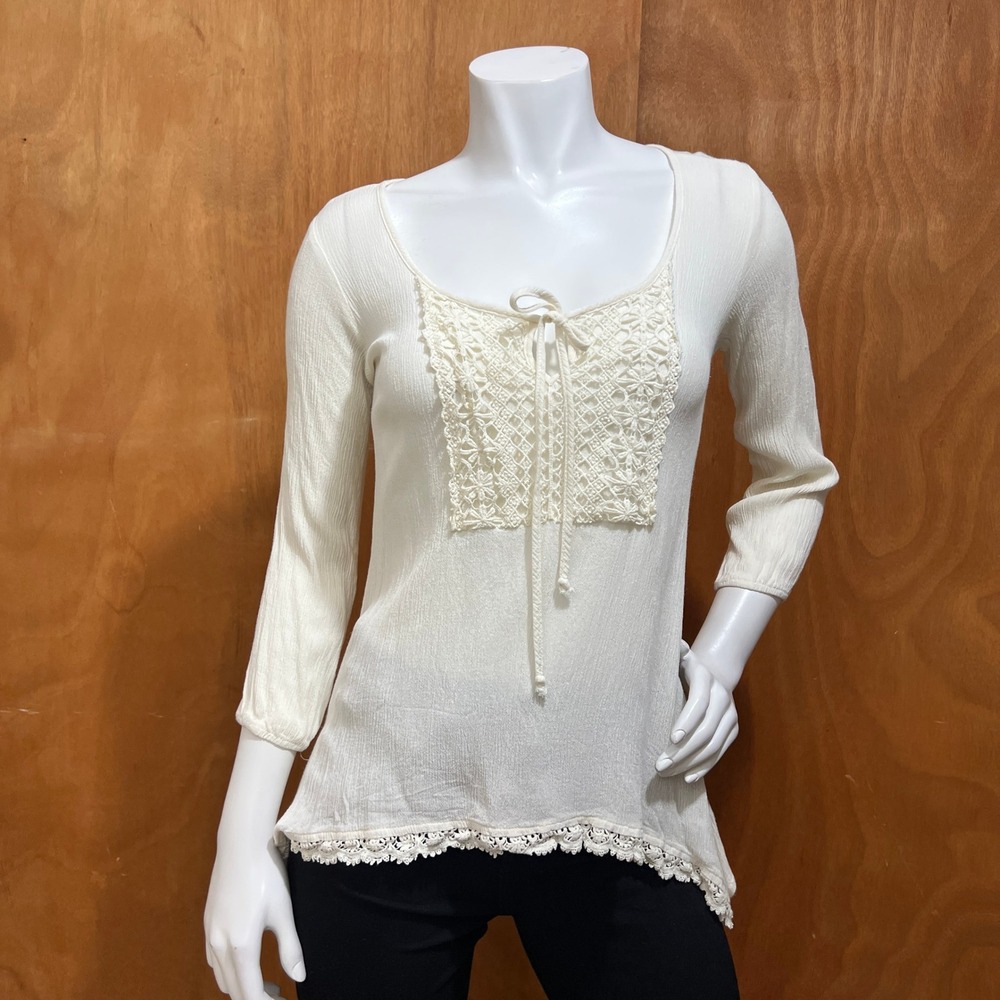 American Rag Womens Medium White Crochet Lace Inset Asymmetric Hem Gauze Blouse
